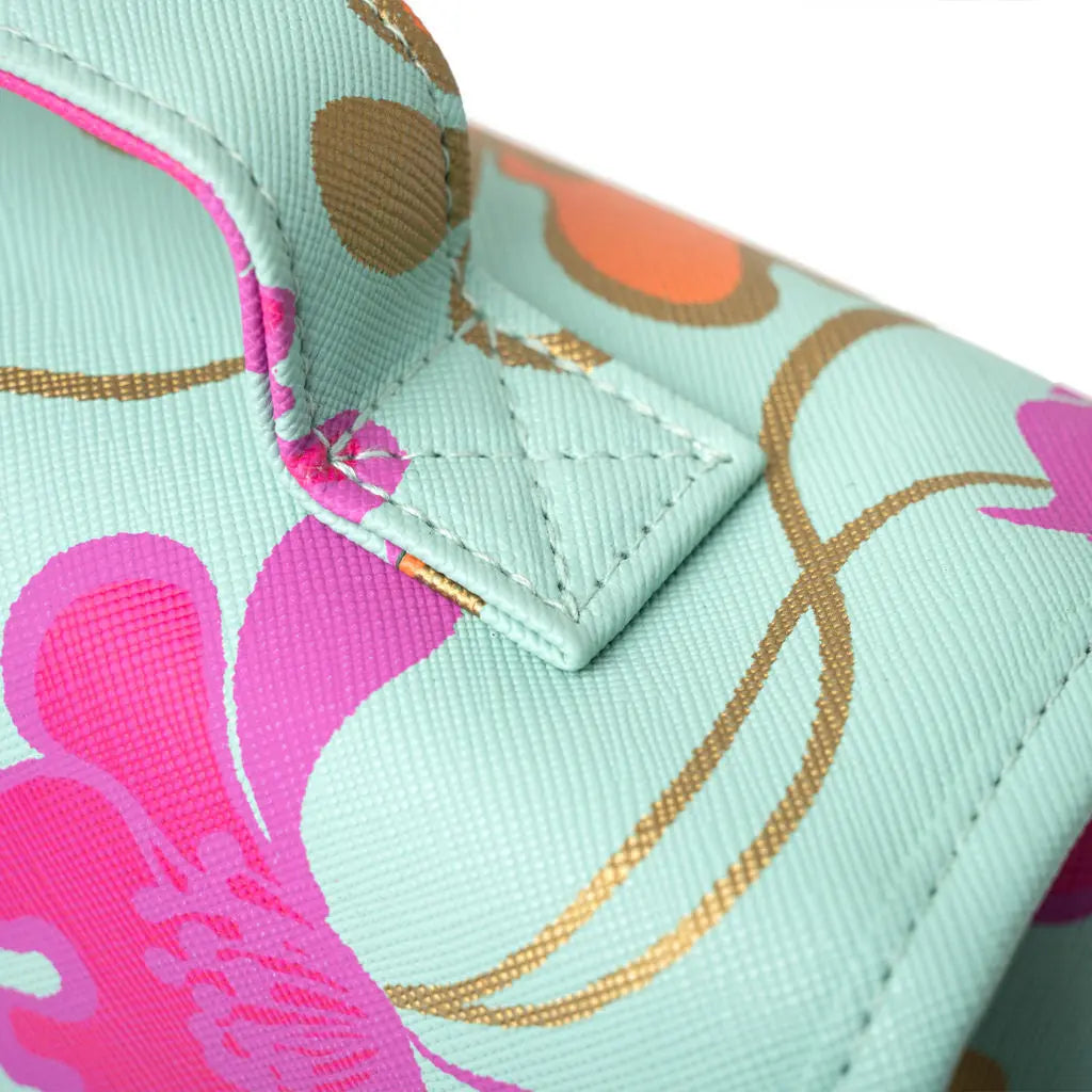 Victoria Green 'Emma' 3-in-1 Hanging Wash Bag in Flowing Floral Victoria Green