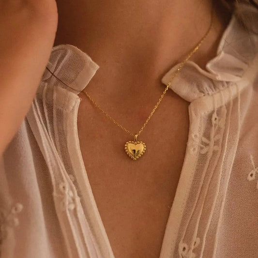 Elk & Bloom Dainty 18K Gold Heart Love Necklace Elk & Bloom
