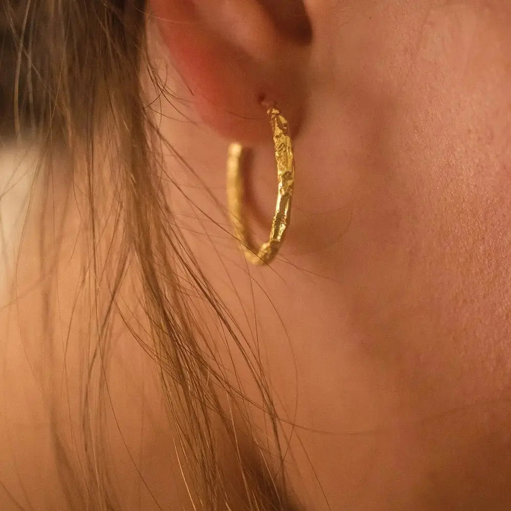 Elk & Bloom 14K Medium Gold Thin Hoop Earrings Elk & Bloom