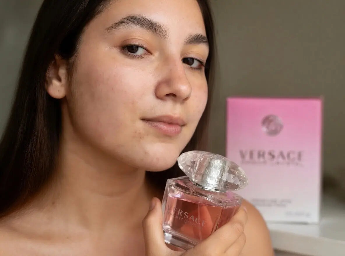 Versace Bright Crystal Eau de Toilette Spray 30ml & Yellow Diamond Deodorant Stick 50ml Women's Luxury Fragrance Gift Set Floral Fresh Scented Daily Skincare Bundle Versace