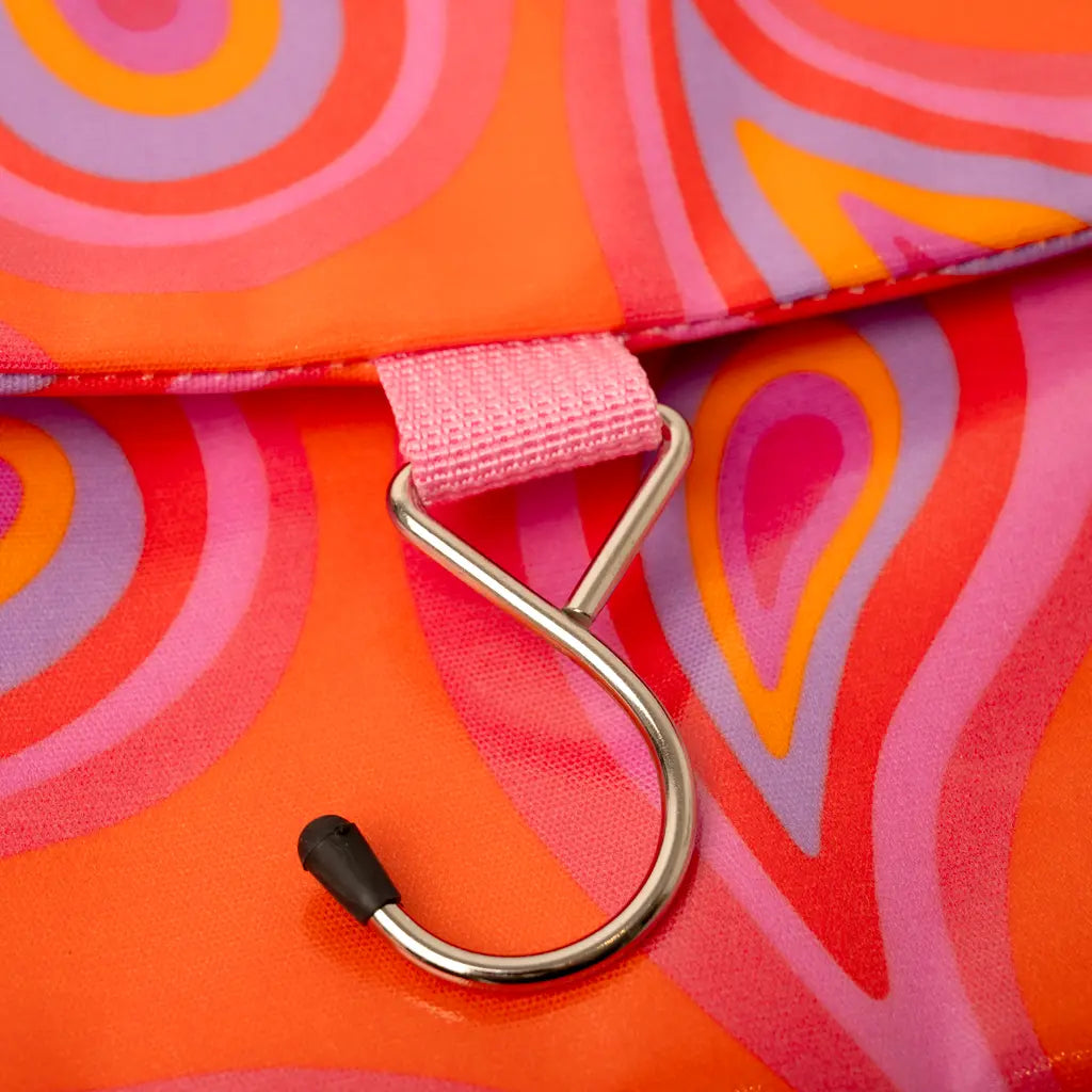 Threefold Hanging Wash Bag – Groovy Paisley Victoria Green