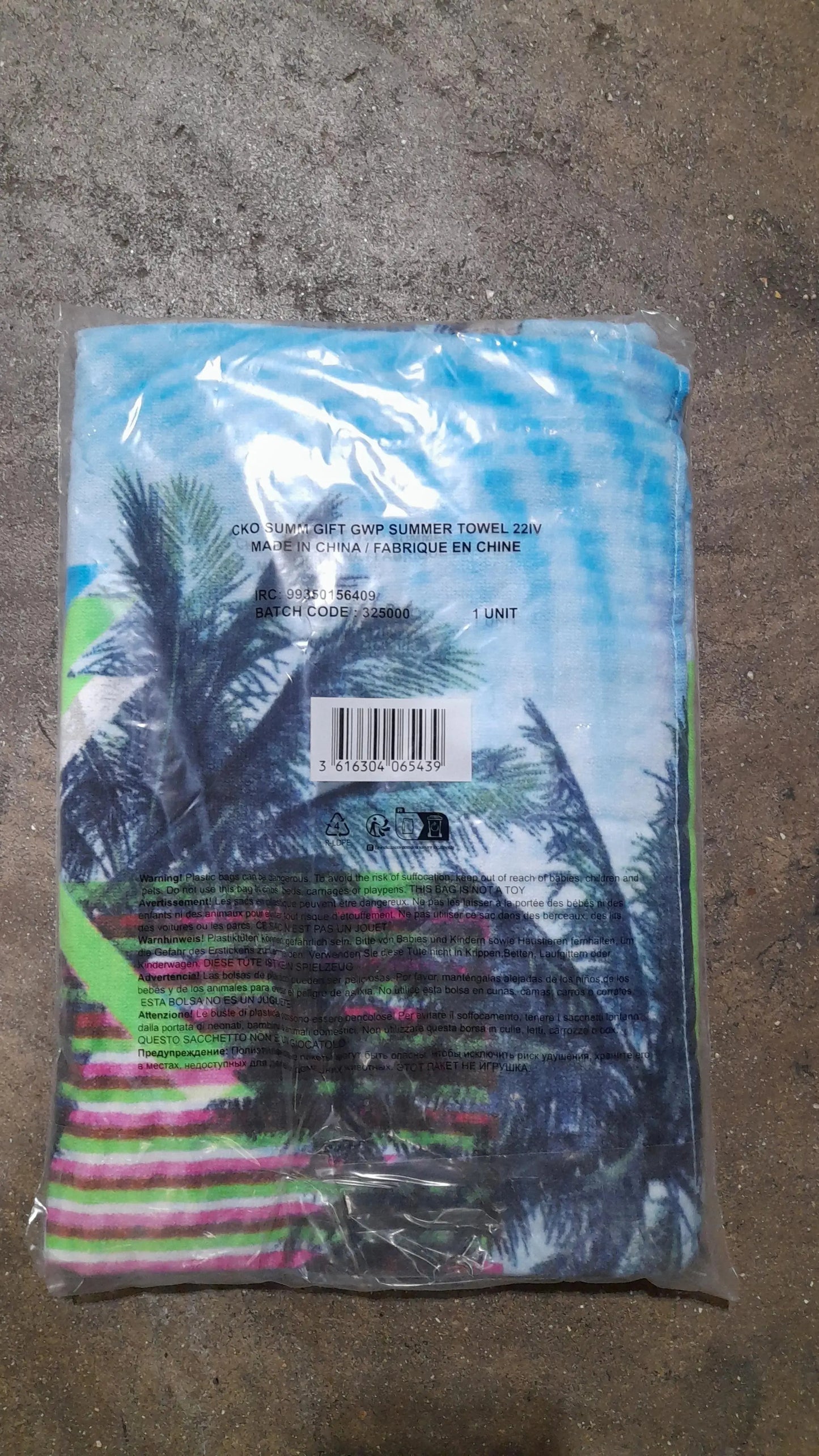 Calvin Klein One Summer Daze Beach Towel 70cm x 150cm Family Pack of 4 Calvin Klein