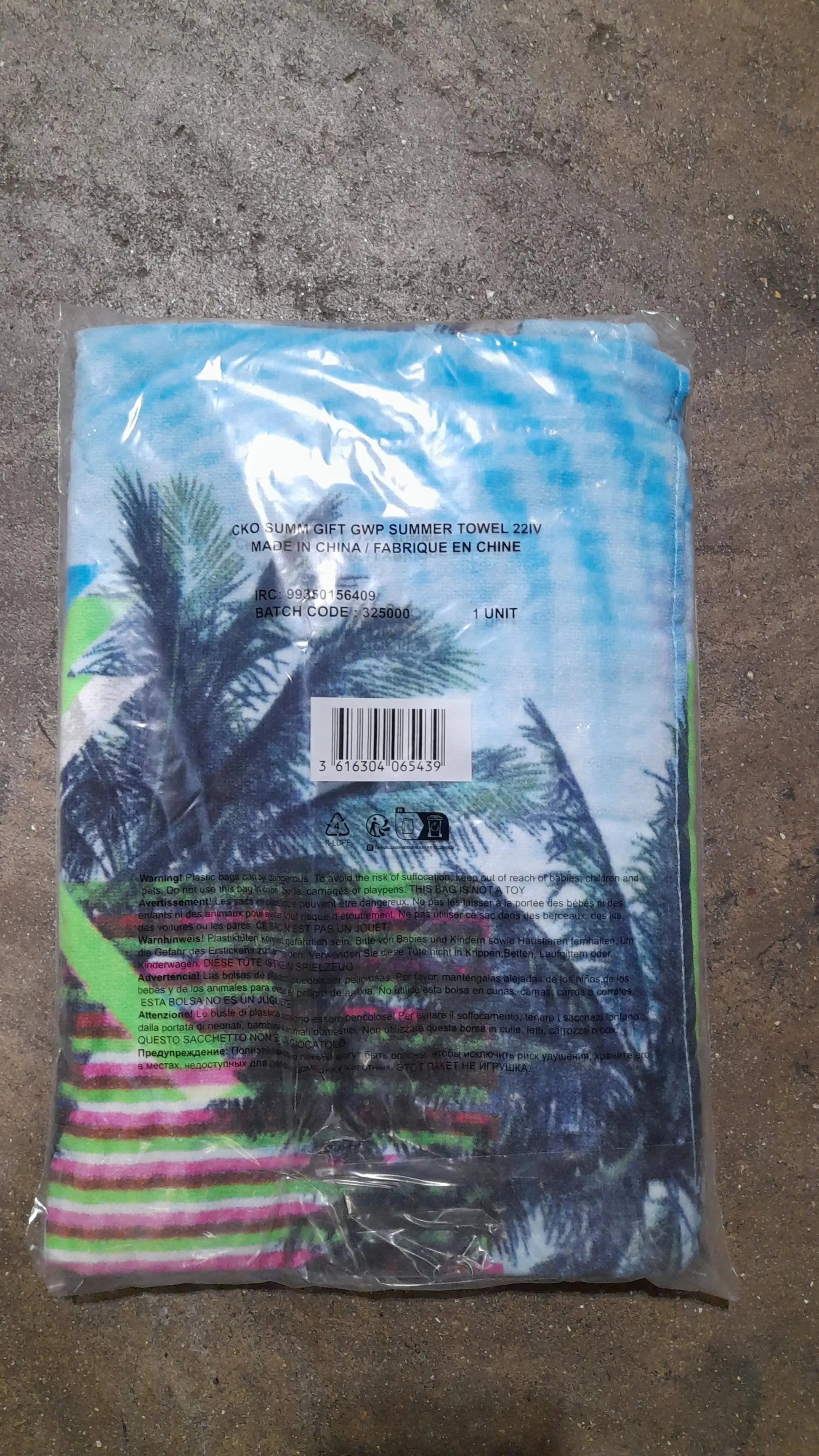 Calvin Klein One Summer Daze Beach Towel 70cm x 150cm Family Pack of 4 Calvin Klein